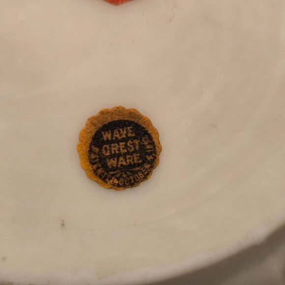 Stunning large Wavecrest Dresser Box with Ferns and Floral - Picture 4 of 10